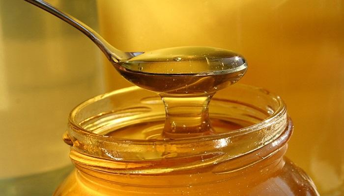 فوائد العسل الحر قبل النوم