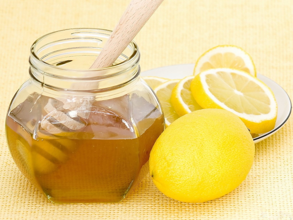 فوائد العسل والليمون للحلق