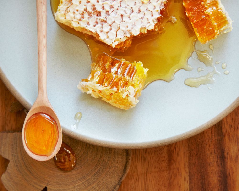 علاج قرحة المعدة بالعسل وقشر الرمان