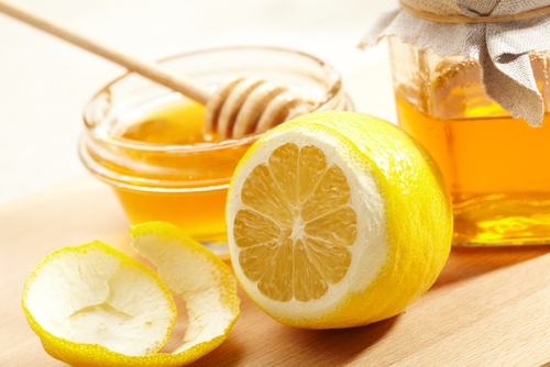فوائد الليمون الساخن بالعسل
