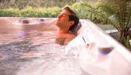 فوائد الاستحمام بالماء الساخن للعضلات